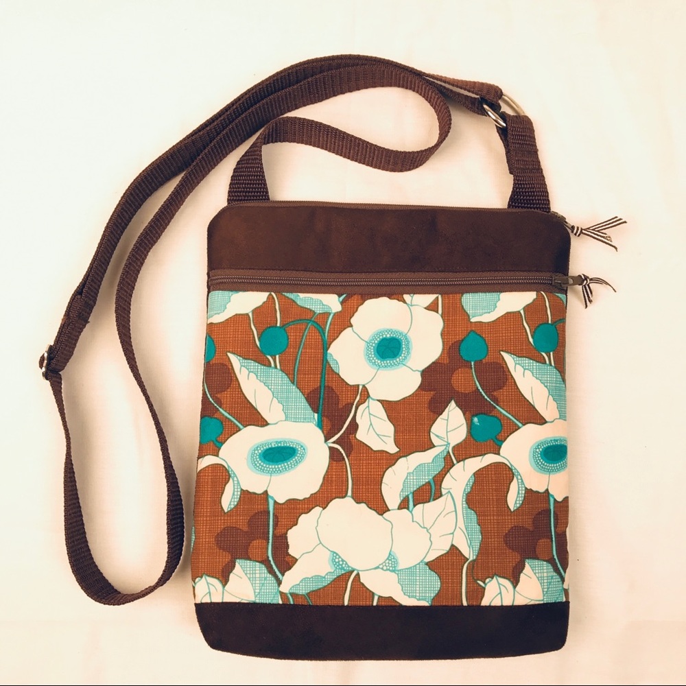 Laura Bee Designs Crossbody/Shoulder Bag/Purse